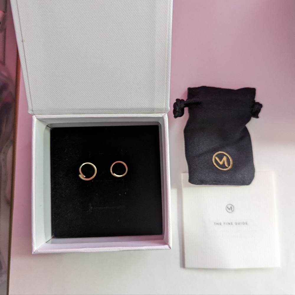 Mejuri 14kt yellow gold spiral earrings double hoops